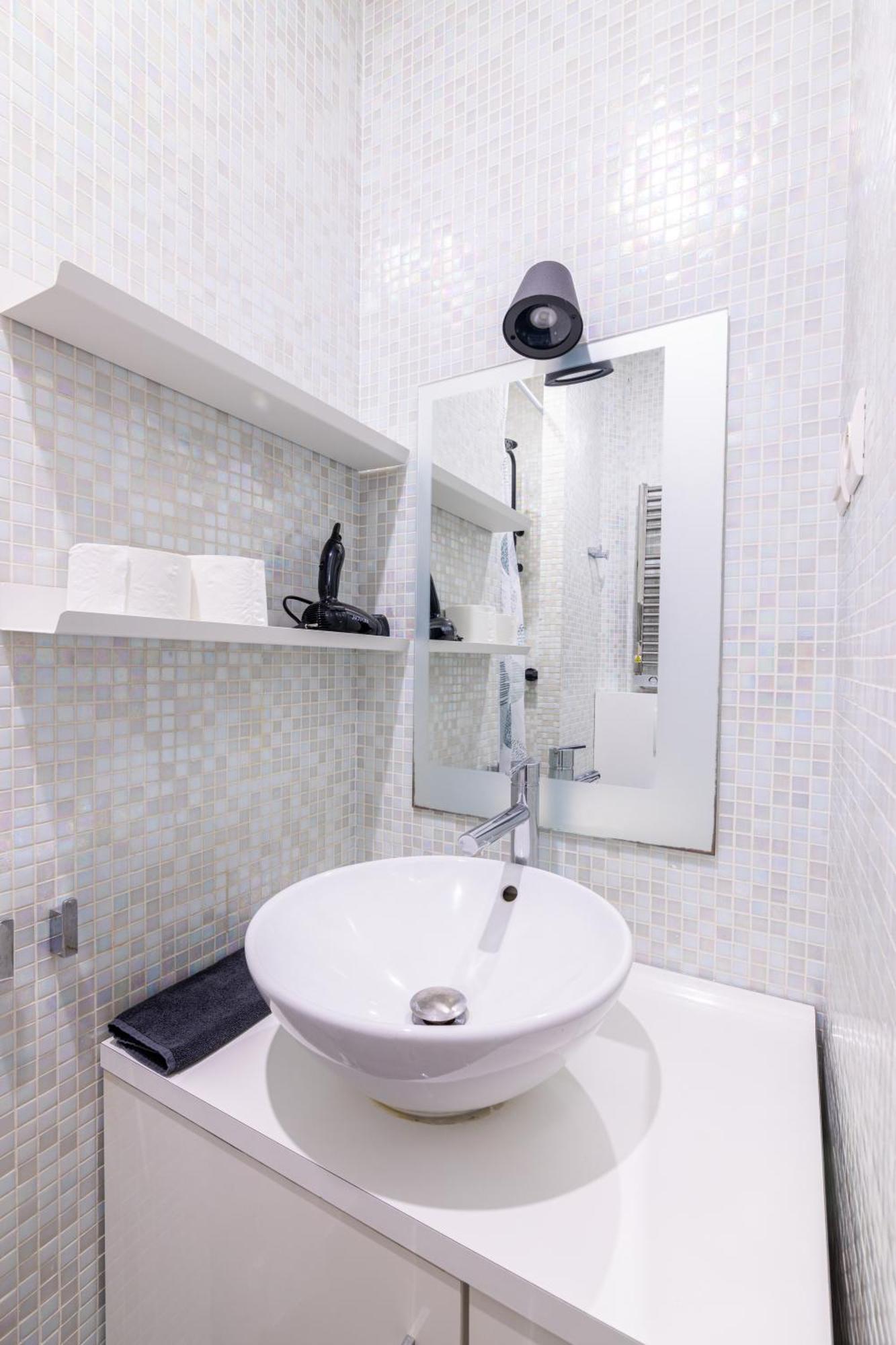 Luxurious 1 Bedroom Republique Vinaigriers Free Netflix ปารีส ภายนอก รูปภาพ